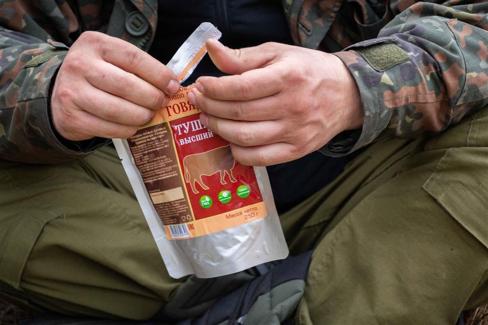 питание на военных и кадетских сборах организация паек нормы армейская армия кадеты сухпаек ирп резерв запас еда продукты реторт тушенка консервы кронидов